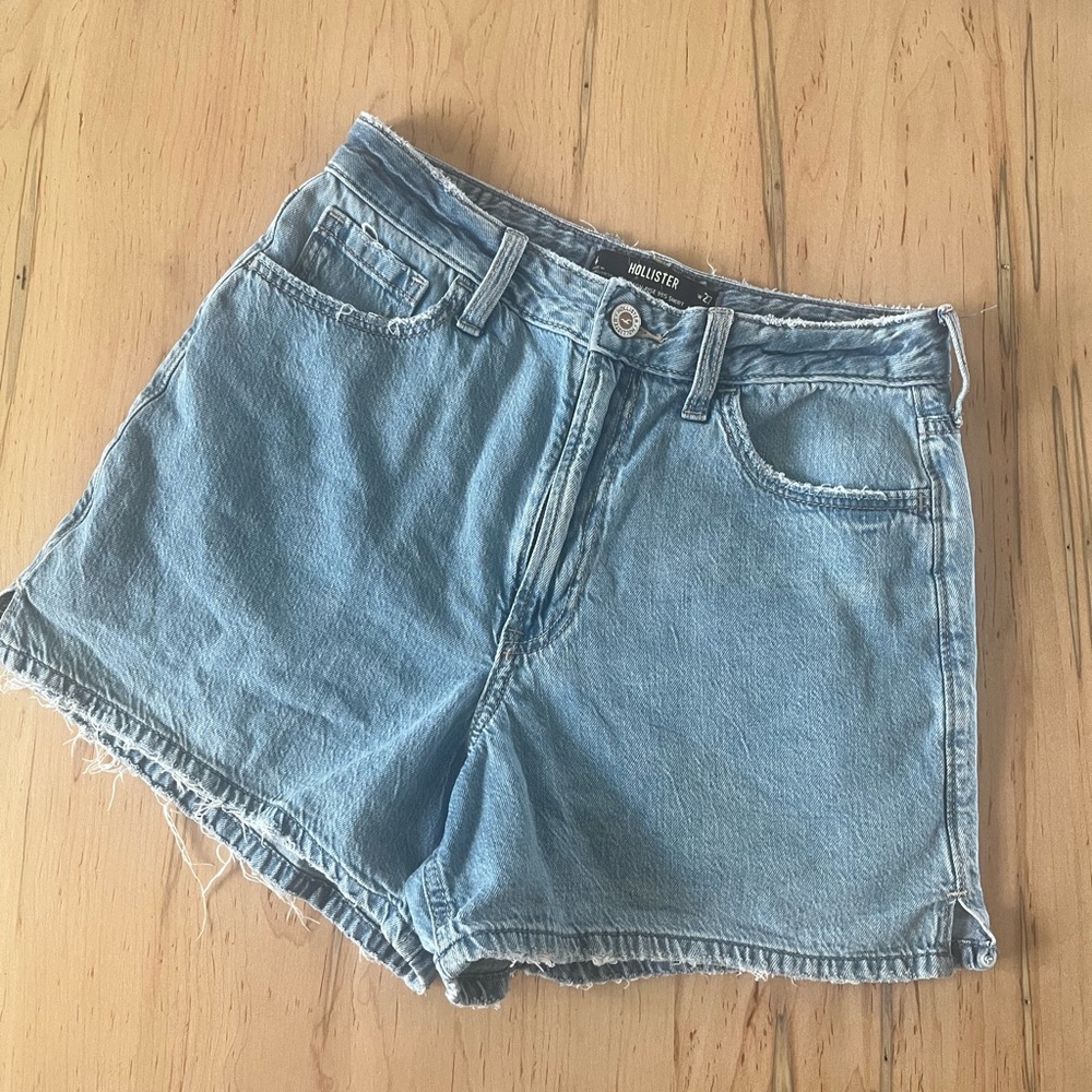 Hollister Women's Ultra High Rise 90s Short